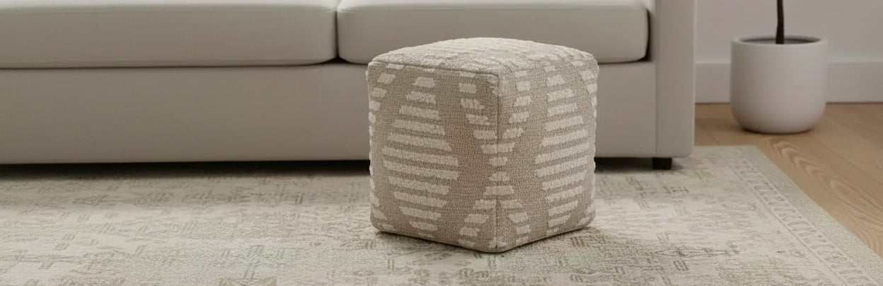Pouf Ottoman en Coton, Jute et Laine à Motifs Géométriques Cubiques 45,7 cm H x 45,7 cm L Ivoire