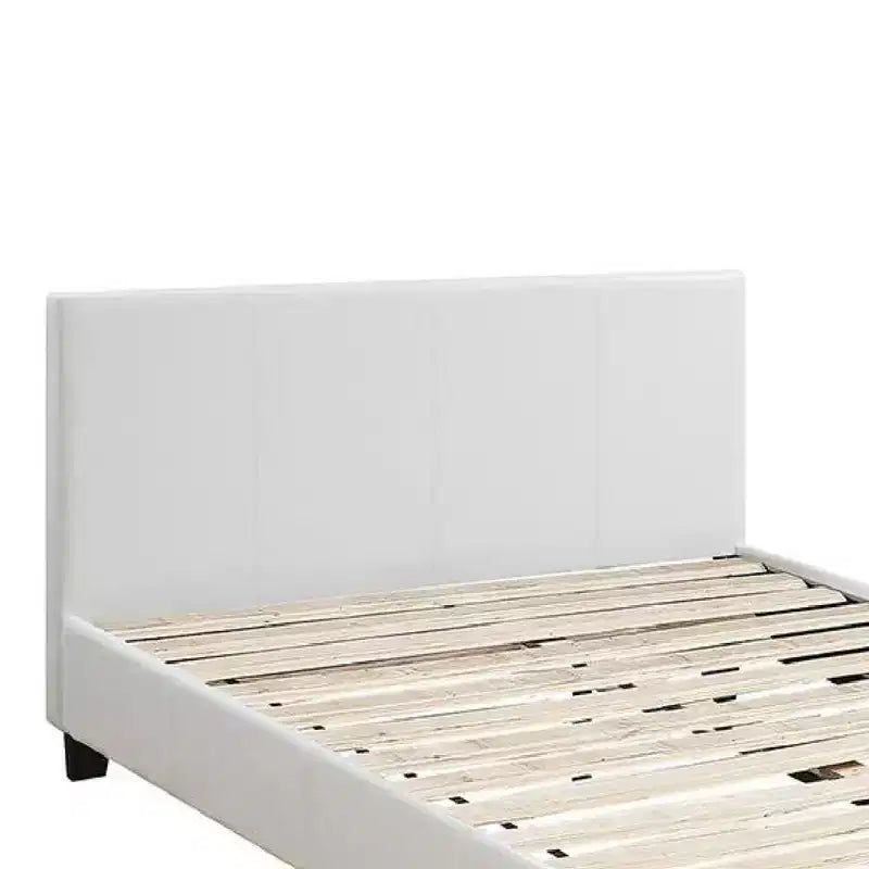 Lit Queen en bois de peuplier et MDF avec tête de lit capitonnée en similicuir 43''H x 83''W Blanc