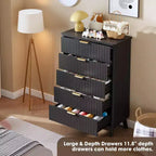 Commode à 5 tiroirs cannelée en MDF 80 cm (L) x 120 cm (H)