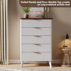 Commode à 5 tiroirs cannelée en MDF 80 cm (L) x 120 cm (H)