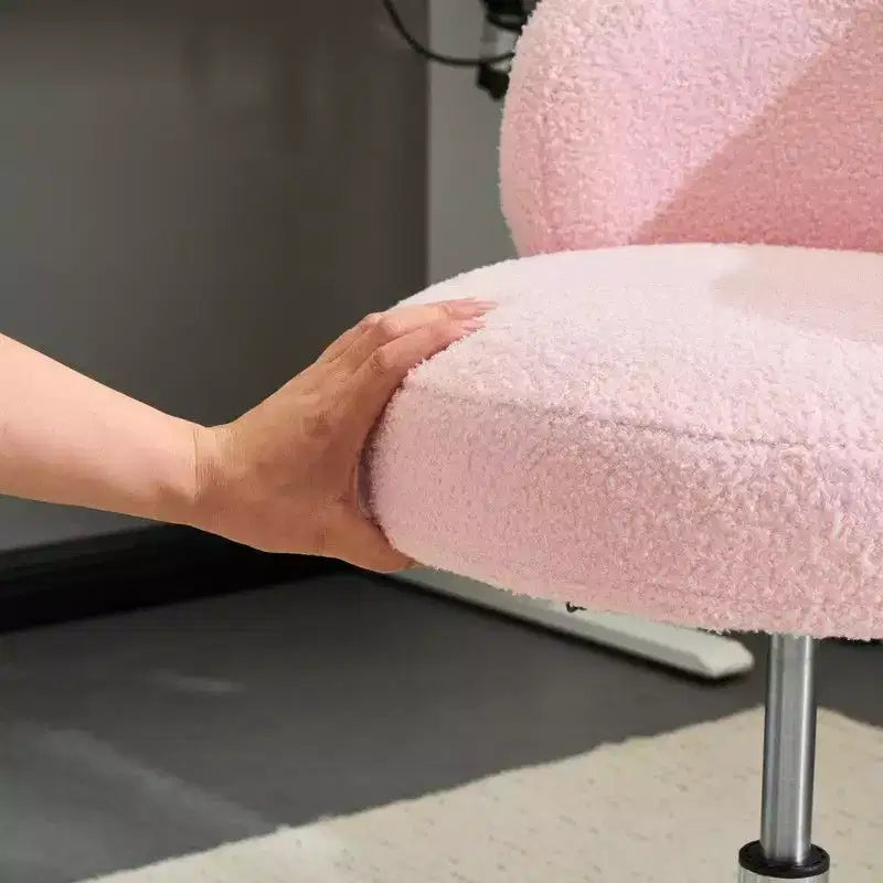 Chaise de bureau pivotante sans accoudoirs Teddy en tissu avec hauteur réglable et dossier incurvé blanc