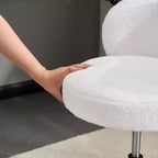 Chaise de bureau pivotante sans accoudoirs Teddy en tissu avec hauteur réglable et dossier incurvé blanc