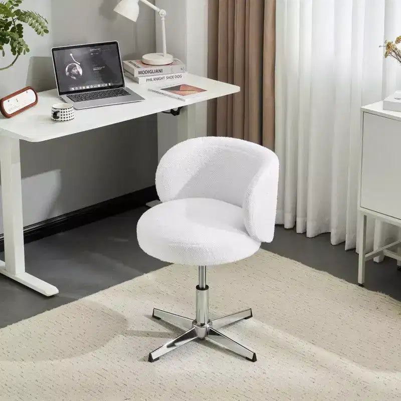 Chaise de bureau pivotante sans accoudoirs Teddy en tissu avec hauteur réglable et dossier incurvé blanc
