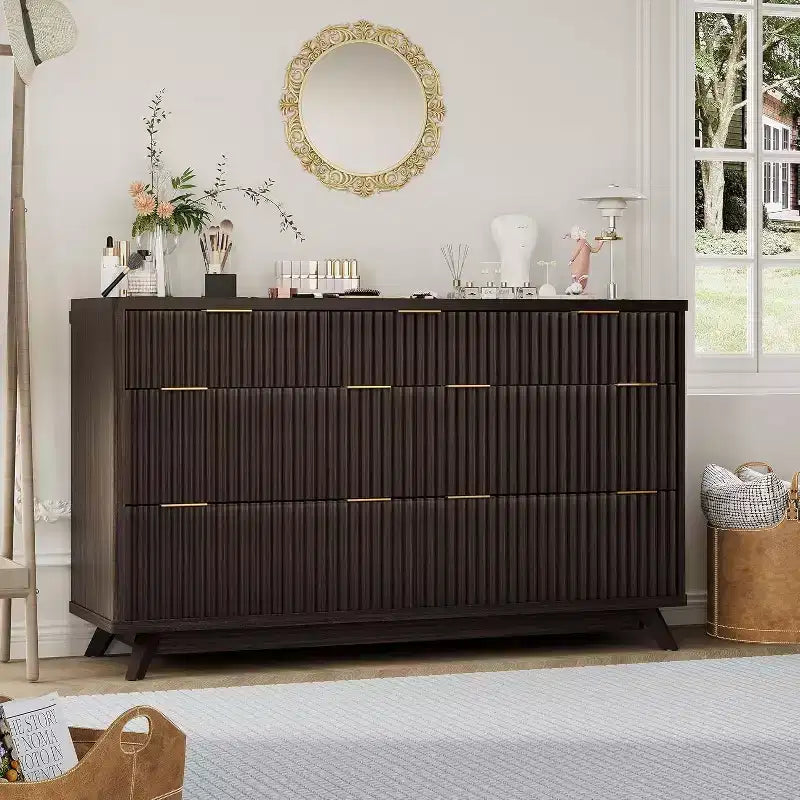 Commode à 7 tiroirs cannelée en bois d'ingénierie 53,94''L x 32''H