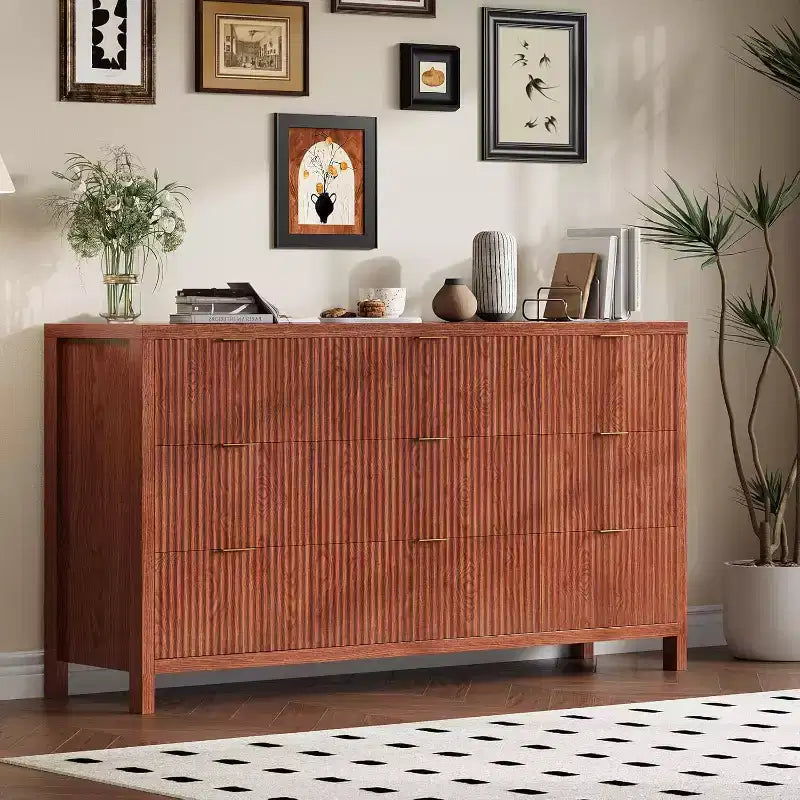 Commode cannelée 9 tiroirs en noyer 39,6 cm P x 148,6 cm L x 80 cm H